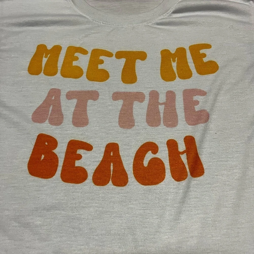 𝅺MEET me at the beach white crop top tee new without tags - Picture 2 of 2